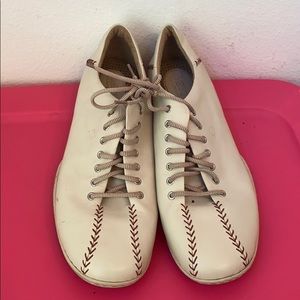 BORN MEN'S SHOES SIZE 14 CREAM w/ RED BASEBALL HAND STITCHING